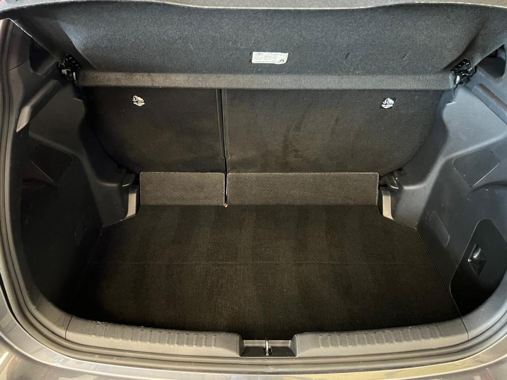 Toyota Yaris 1.5 hybrid tokyo spirit | navi | cruise | climate