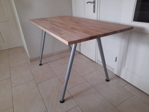Prachtig zit/sta bureau (in hoogte verstelbaar) 155 x 75   ( in goede staat
