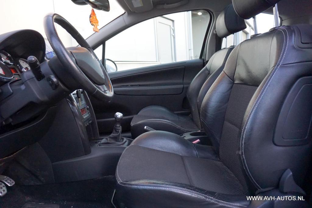 Peugeot 207 1.6-16v t féline