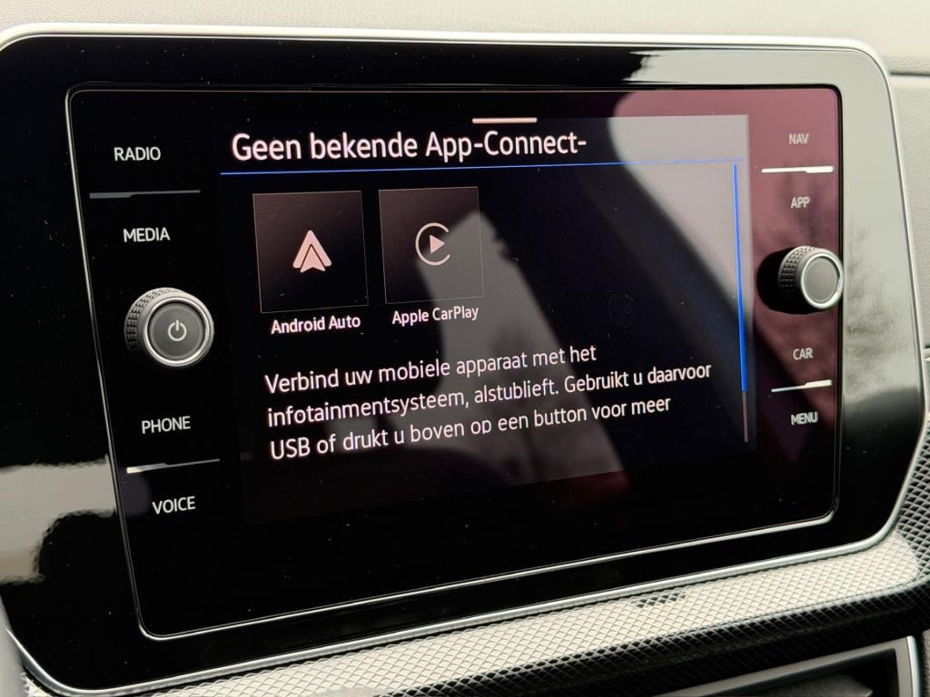 Volkswagen T-cross 1.0 tsi 116pk dsg r-line | trekhaak | navi | iq light | 