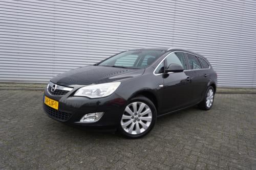 Opel Astra sports tourer 1.4 cosmo climate / navi / cruise / parkeersens. /