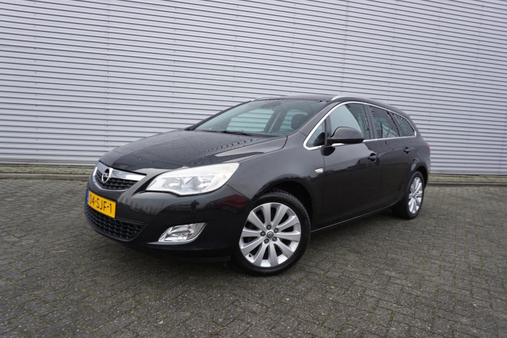 Opel Astra sports tourer 1.4 cosmo climate / navi / cruise / parkeersens. /
