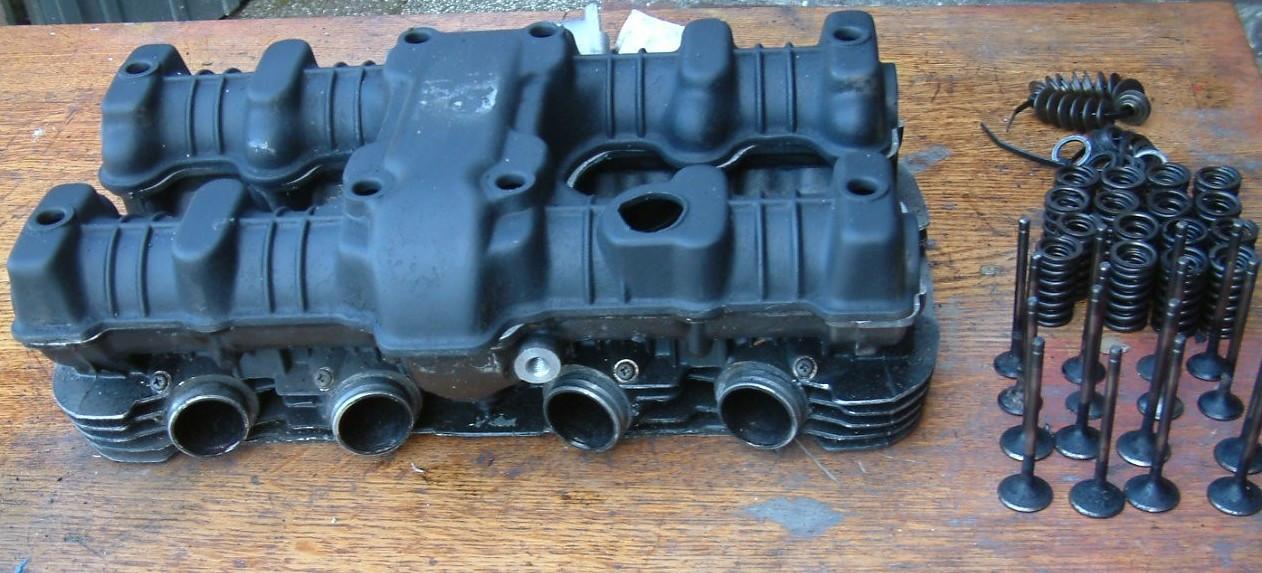 Cilinder kop met kleppen en ringen en veren honda bol dor 900 -- 1979-1984