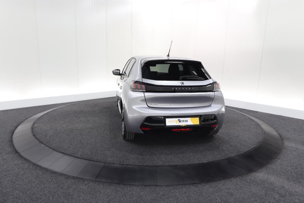 Peugeot 208 puretech 100 allure | camera | navigatie | parkeersensoren | ap