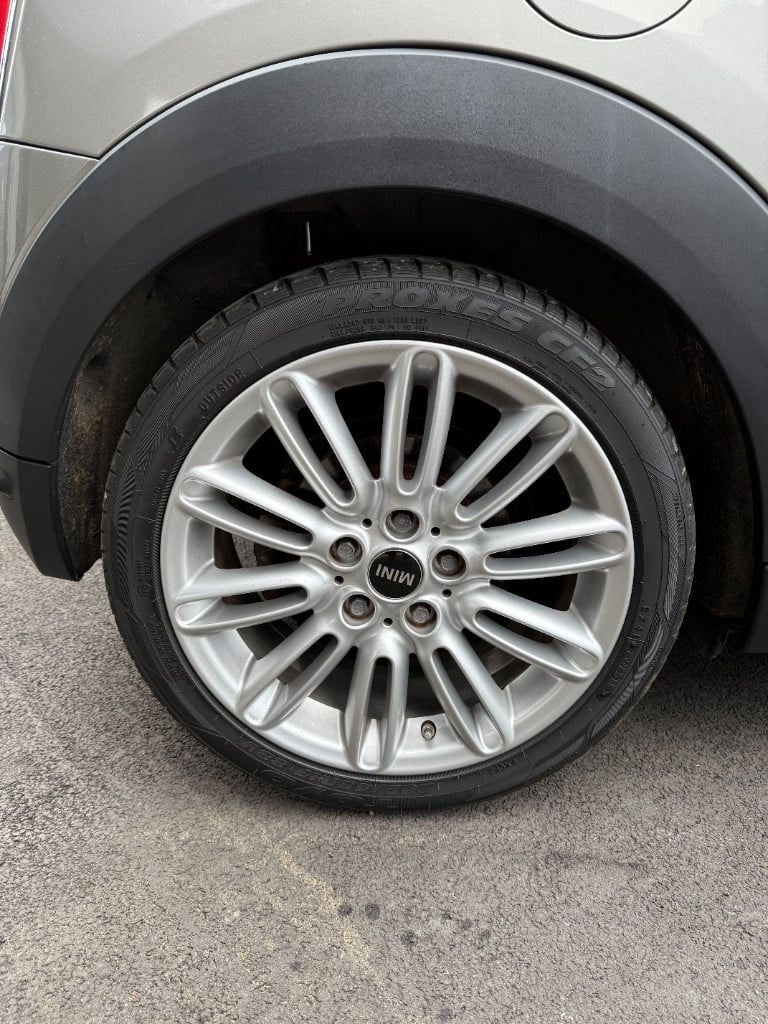 Mini Cooper 1.5 - chili - pano