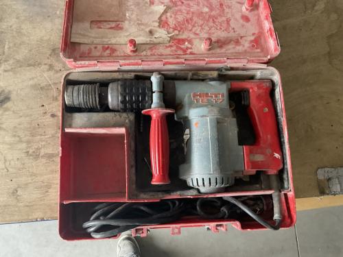 Hilton klopboor machine