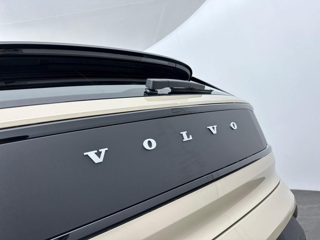 Volvo Ex30 cross country 315 kw twin motor performance awd ultra