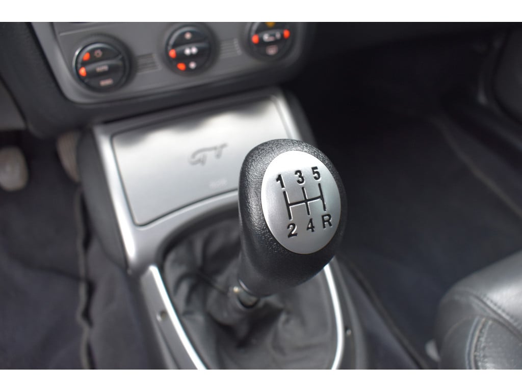 Alfa Romeo GT 2.0 jts distinctive