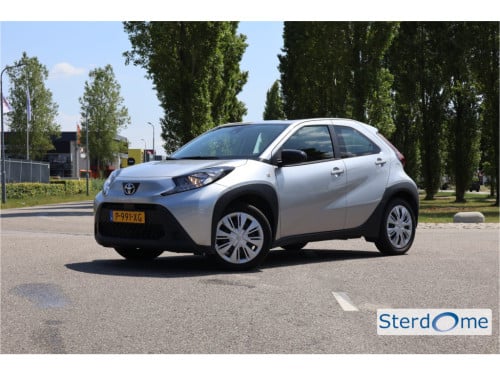 Toyota Aygo x 1.0 vvt-i mt play i achteruitrij camera i acc i airco i apple