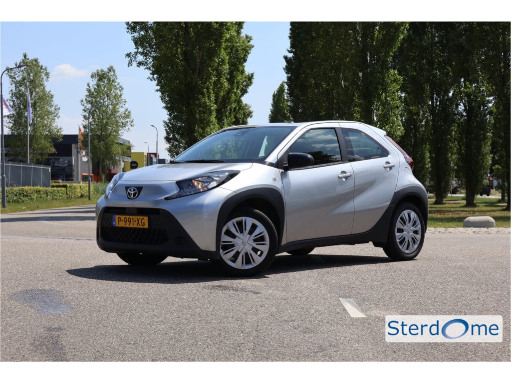 Toyota Aygo x 1.0 vvt-i mt play i achteruitrij camera i acc i airco i apple