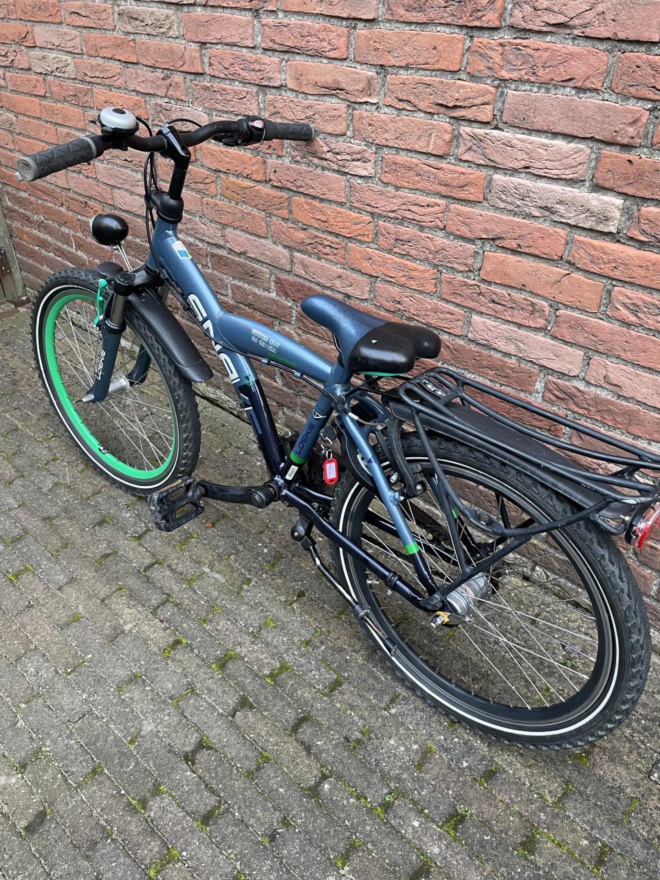 Loeki Snake 22 inch.