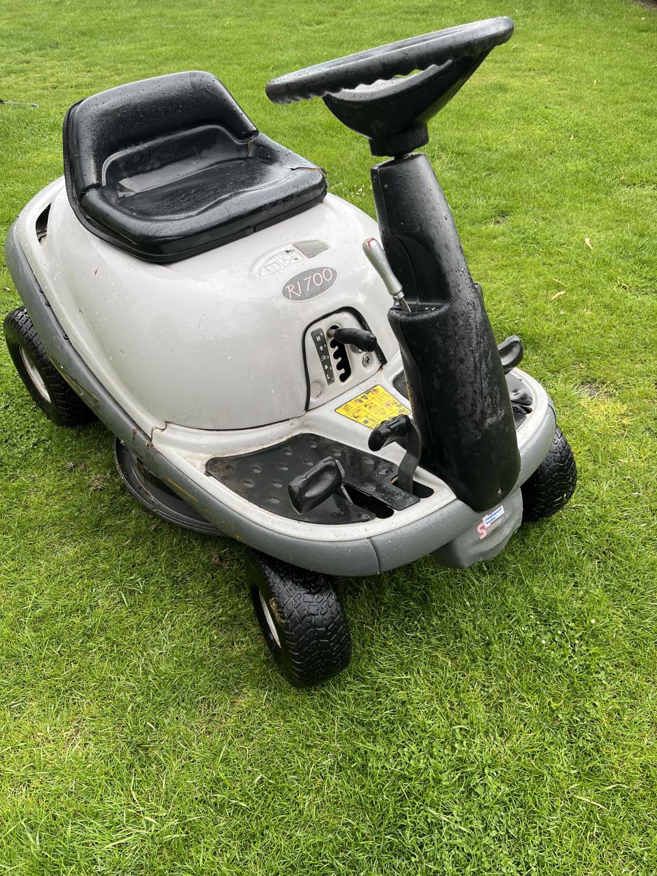 Zitmaaier White R1700 met Grasopvangbak