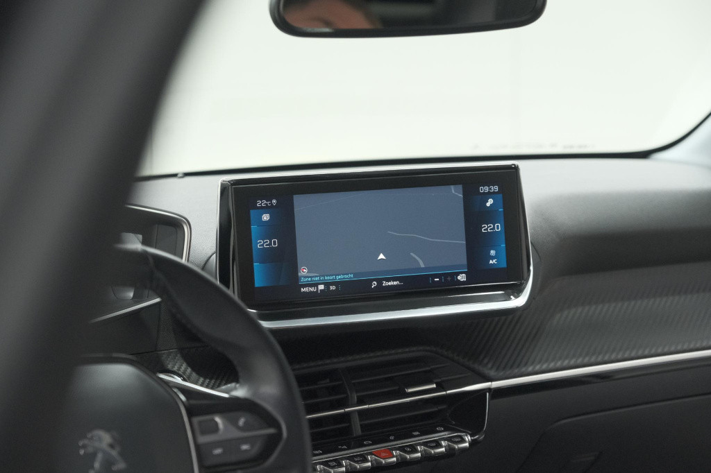 Peugeot 208 puretech 100 allure | camera | navigatie | apple carplay | park