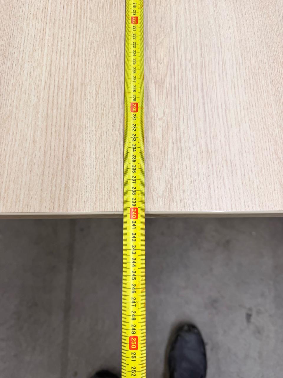 Grote vergadertafel 2 stuks