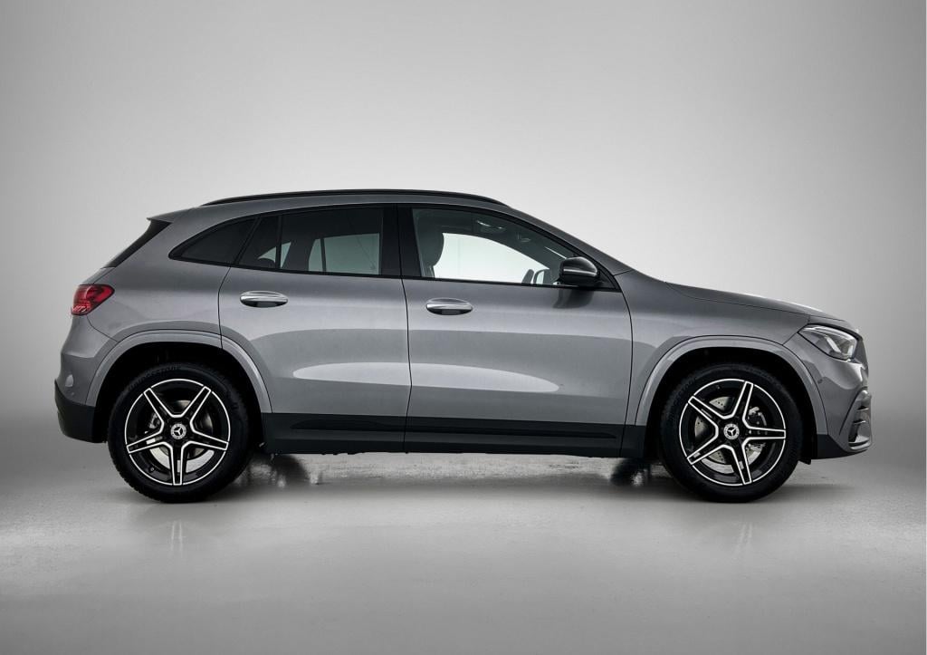Mercedes-Benz Gla-klasse 180 business solution amg | nightpakket | trekhaak