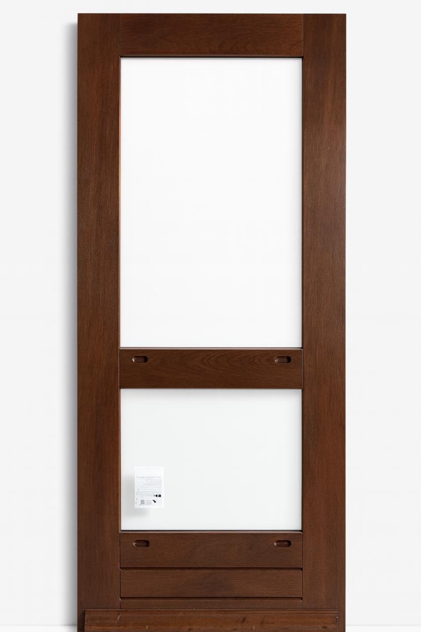 Nieuwe hardhouten voordeur met dubbel glas