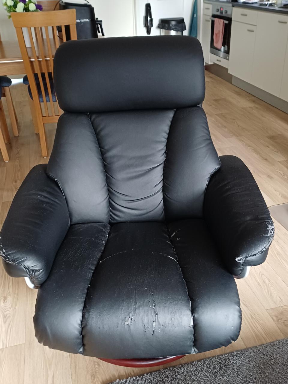 Draaifauteuil met hocker