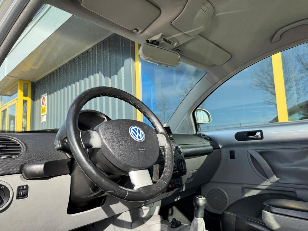 Volkswagen New Beetle 2.0 highline