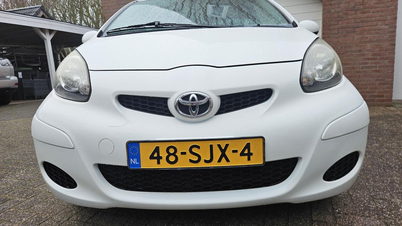 Zuinige 5drs TOYOTA AYGO 1.0 vvti Comfort Navigator 2011 / NL AUTO / NAP