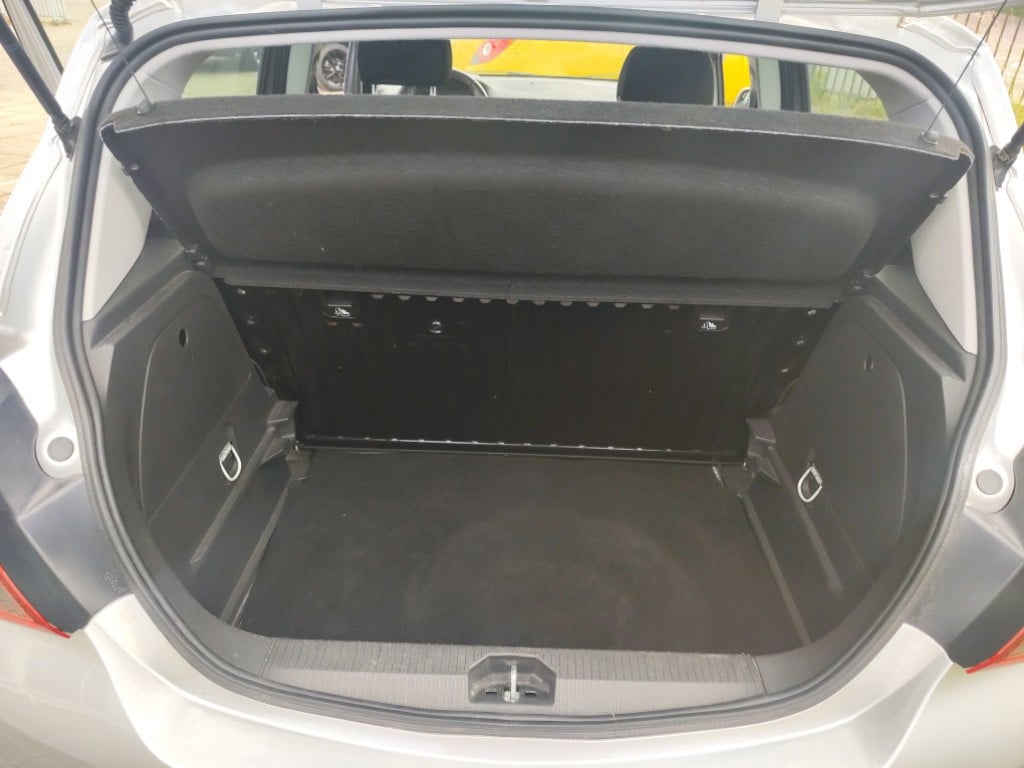 Opel Corsa 1.2 color edition
