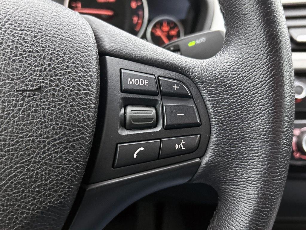 BMW 3-serie 320i xdrive executive | automaat | navigatie | leder | climate 