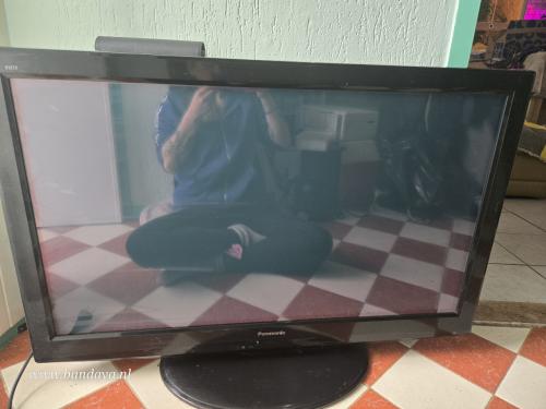 Panasonic tv 105 cm