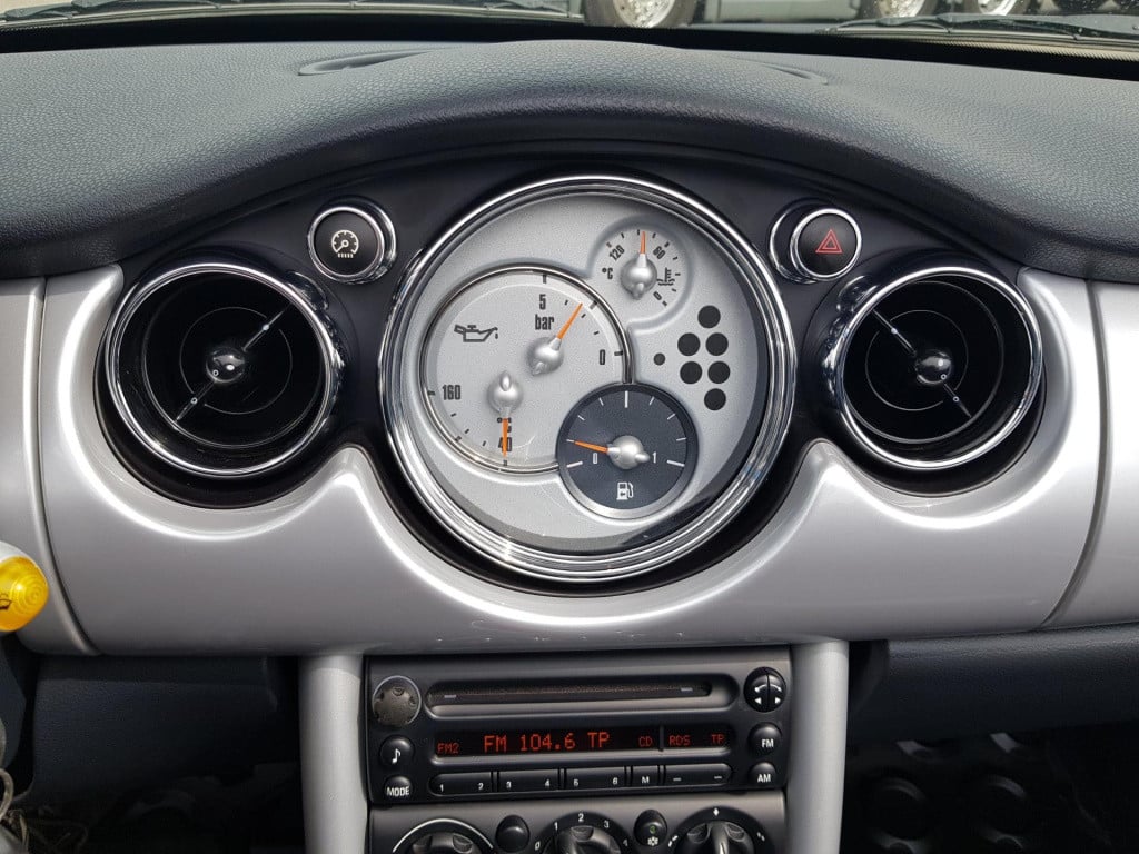 Mini Cooper Cabrio mini 1.6 chili leer.