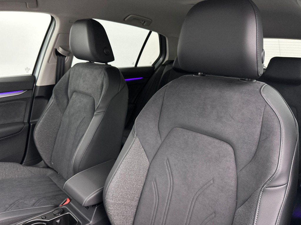 Volkswagen Golf 1.5 ehybrid style edition