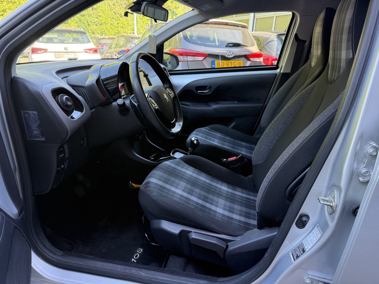 Peugeot 108 1.0 e- VTi Automaat/ Led/ Scherm/ Lane/ Airco/ Full option