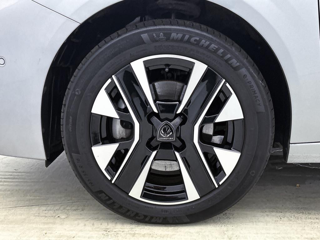 Peugeot 208 1.2 hybrid 110 e-dcs6 allure | rijklaar | camera achter | adapt