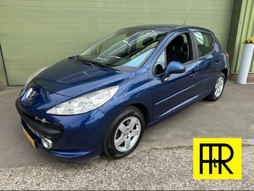 Peugeot 207 1.4 vti xs