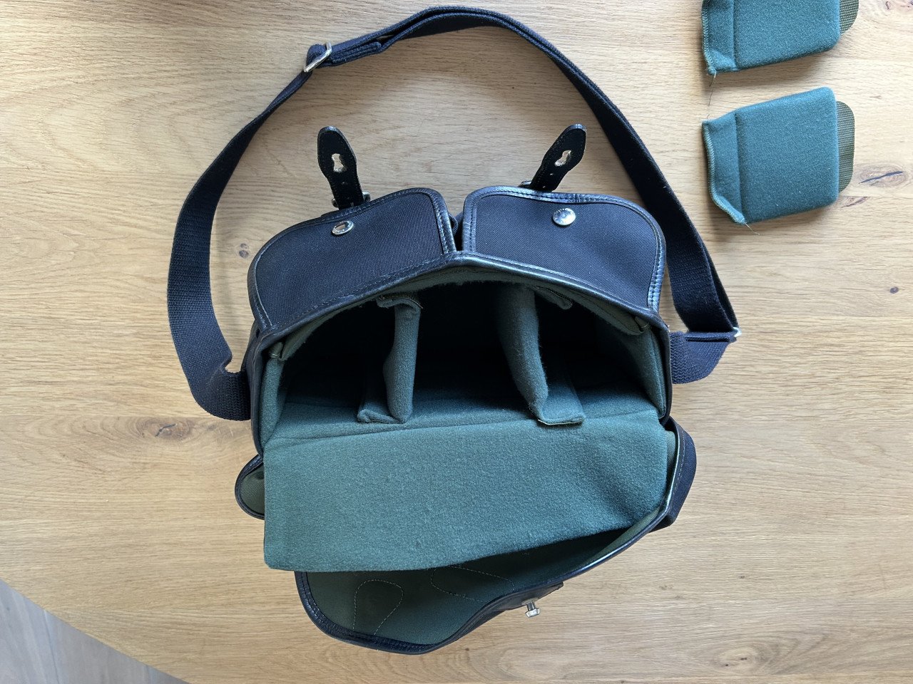 Billingham Hadley Small cameratas