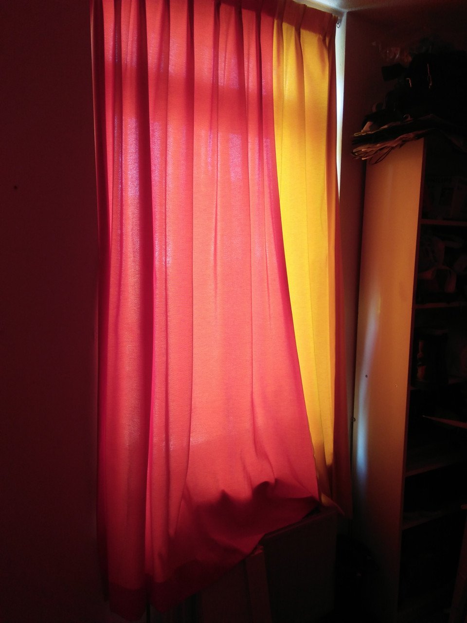 2 Kwaliteits gordijnen rood/geel