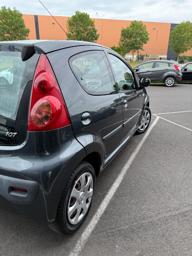 Peugeot 107 1.0-12v xs - 5drs - airco