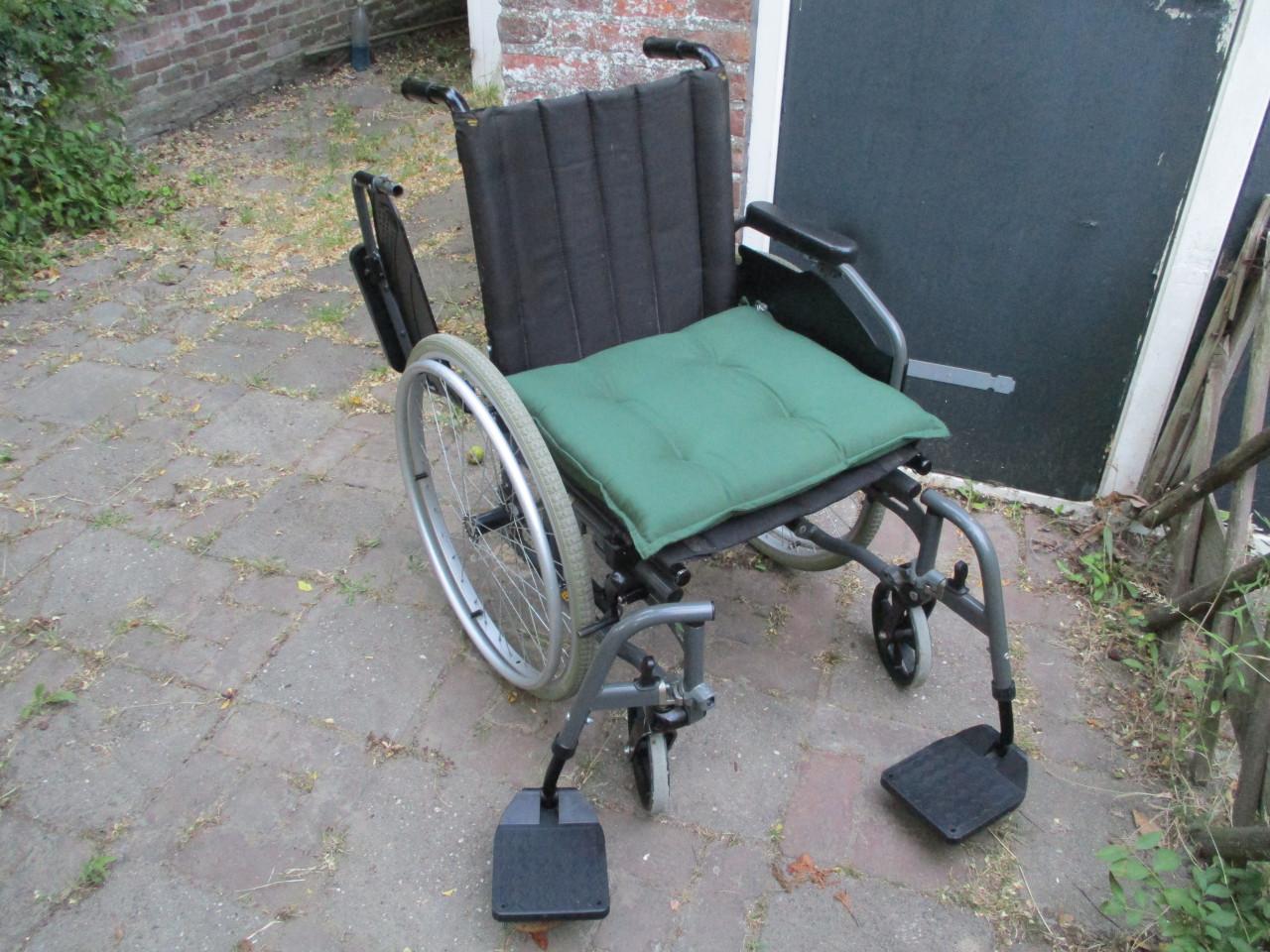 Te koop degelijke rolstoel