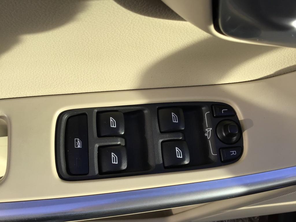 Volvo XC60 2.0 t5 fwd summum