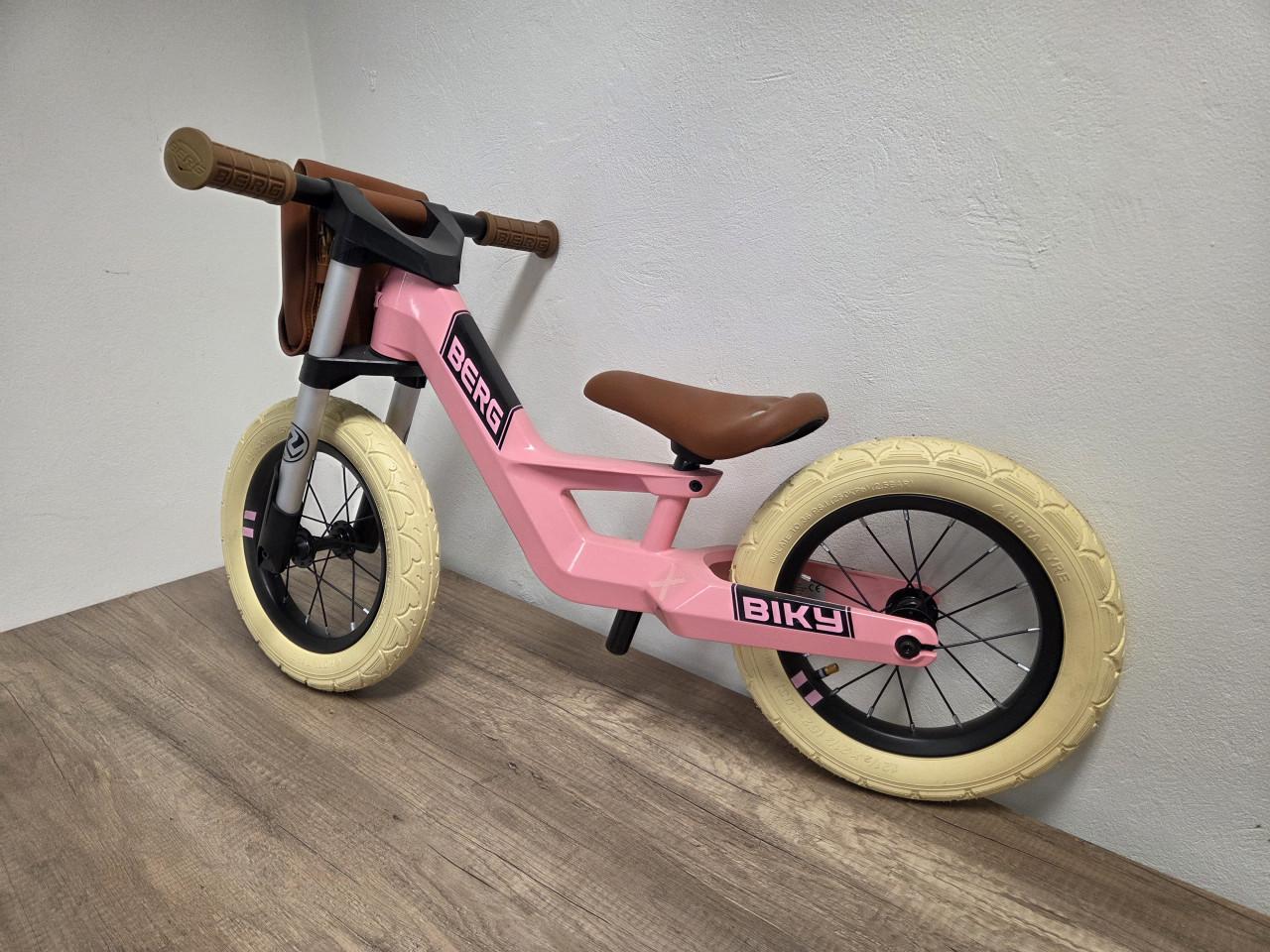 BERG Biky Pink - showroom model uitverkoop