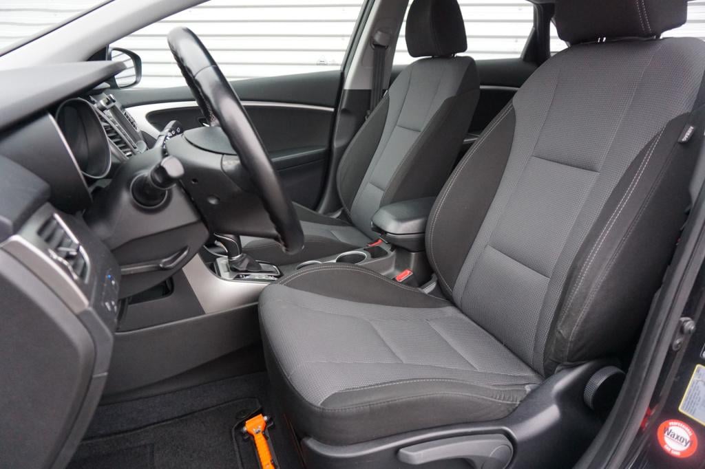 Hyundai I 30 1.6 gdi i-vision automaat / climate / navi / cruise controle /