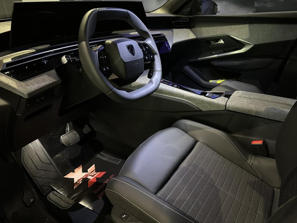 Peugeot 3008 1.2 hybrid 145 e-dcs allure