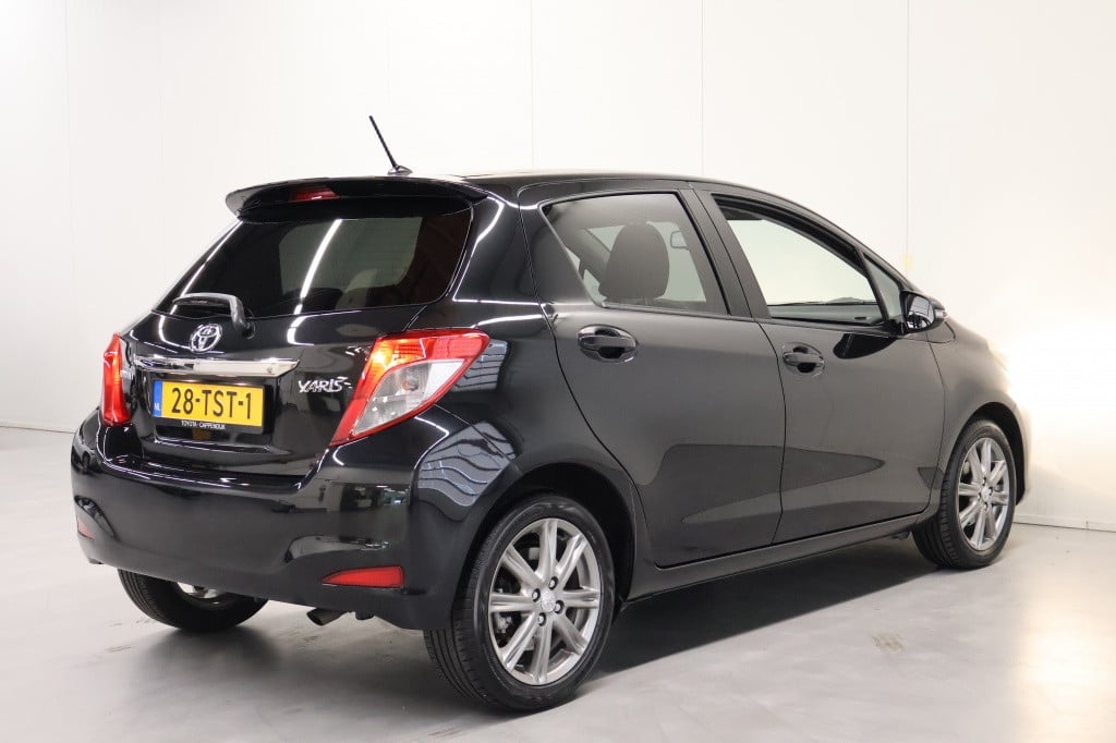 Toyota Yaris 1.3 vvt-i dynamic