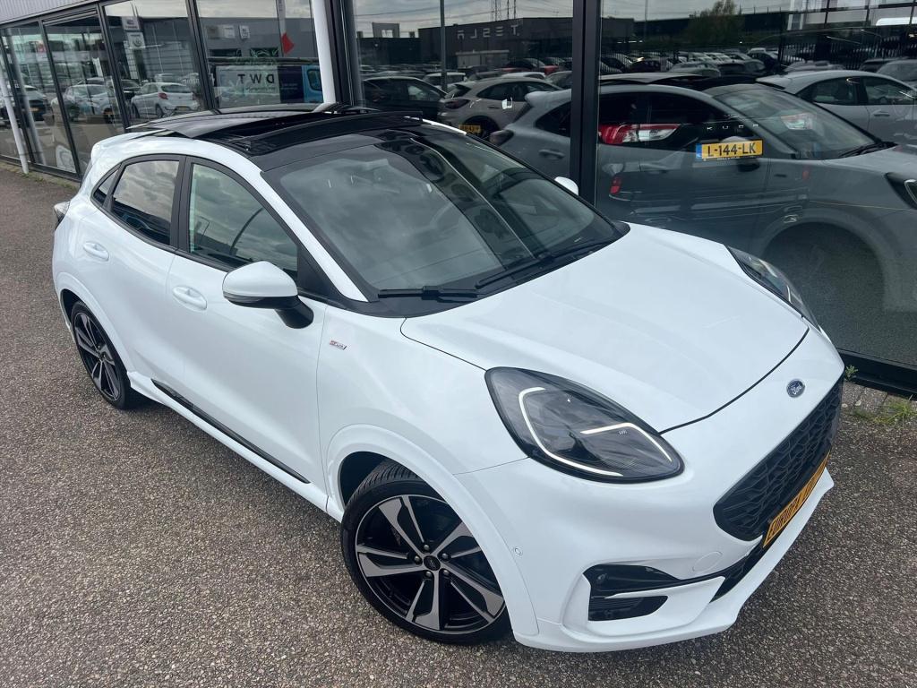 Ford Puma 1.0i ecoboost hybrid 155pk st-line x , panodak , 19inch , winterp
