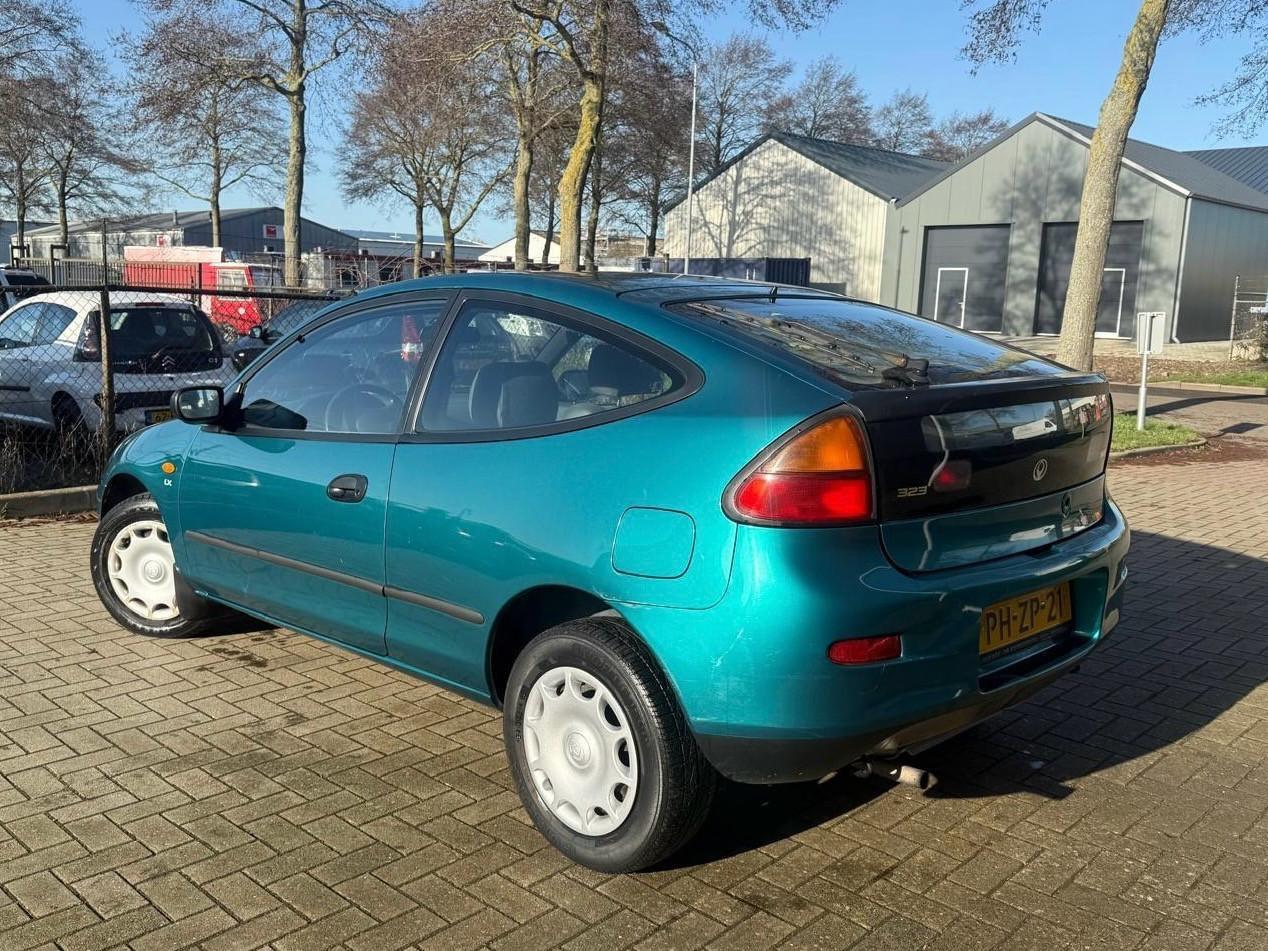 Mazda 323 - 1.5i LX 62.220KM Nap Automaat