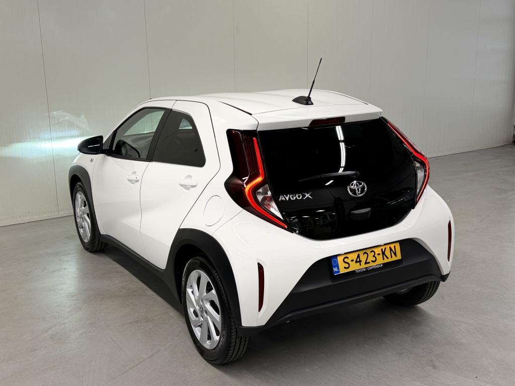Toyota Aygo x 1.0 vvt-i s-cvt first| camera| led| climate| adap.cruise| get
