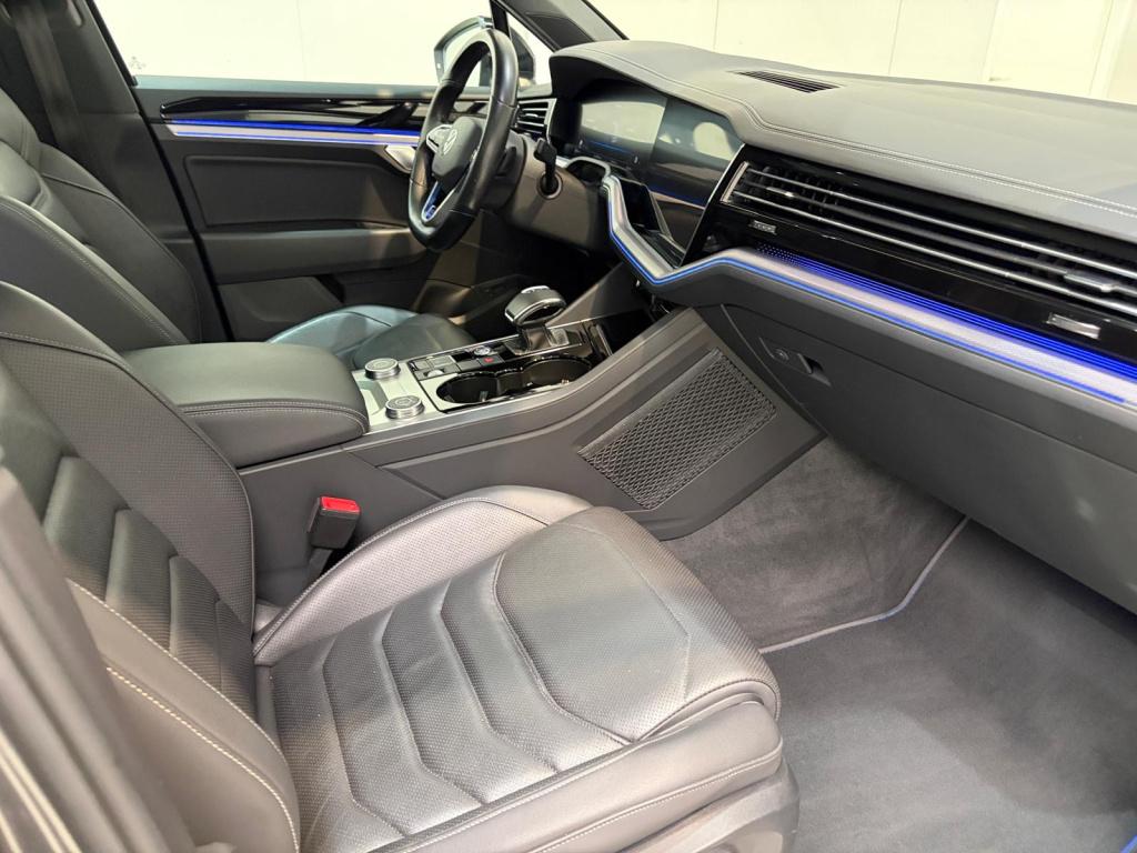 Volkswagen Touareg r 3.0 tsi ehybrid 462pk | luchtvering | pano | trekhaak