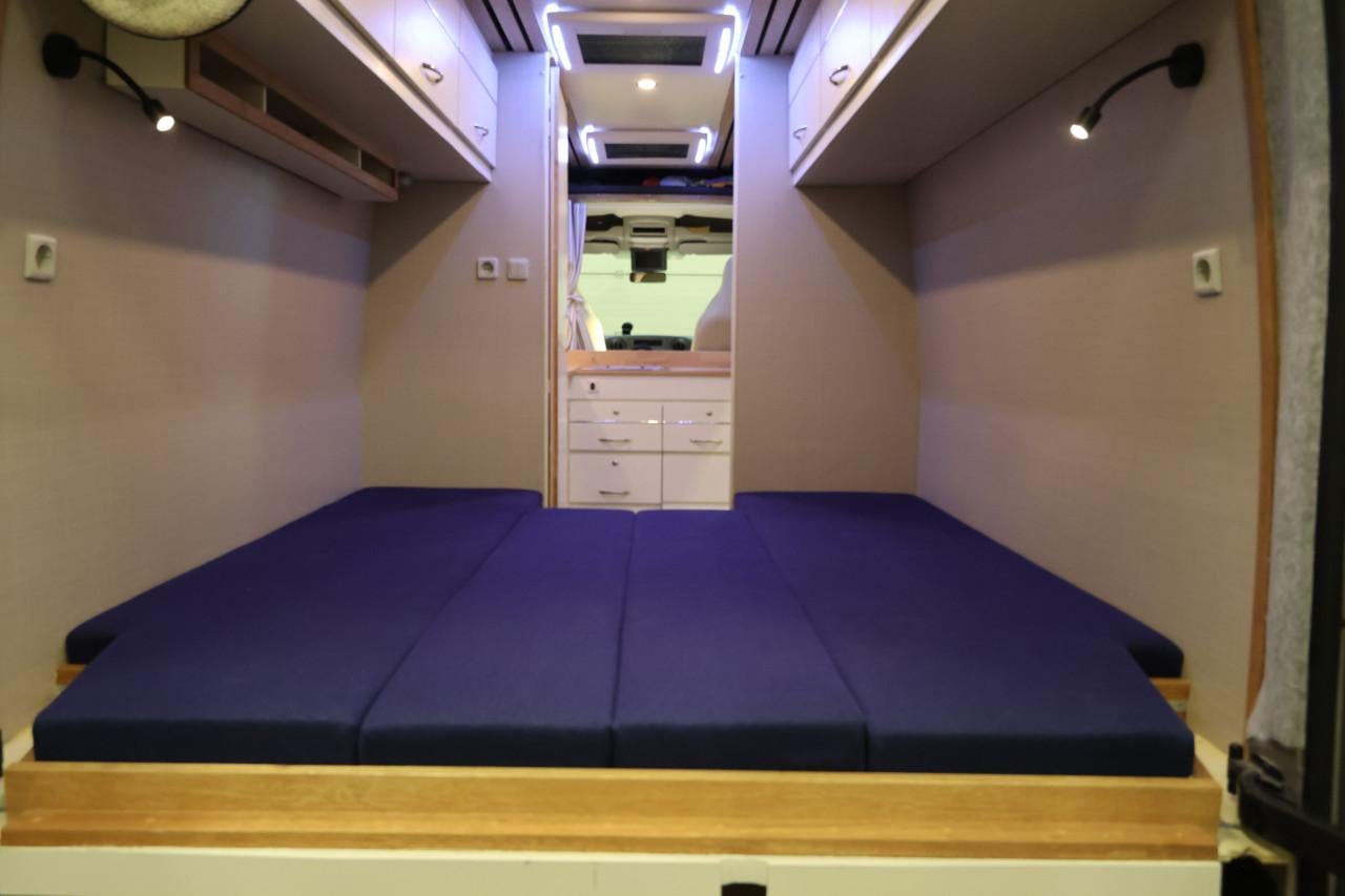 Renault Master, automaat, professioneel ingebouwd 2024/ 2025, top conditie.