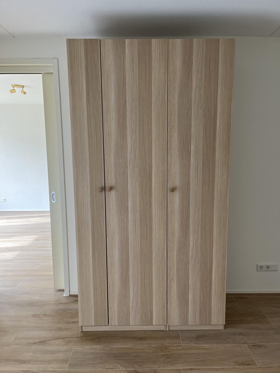 Kledingkast, 1 jaar oud