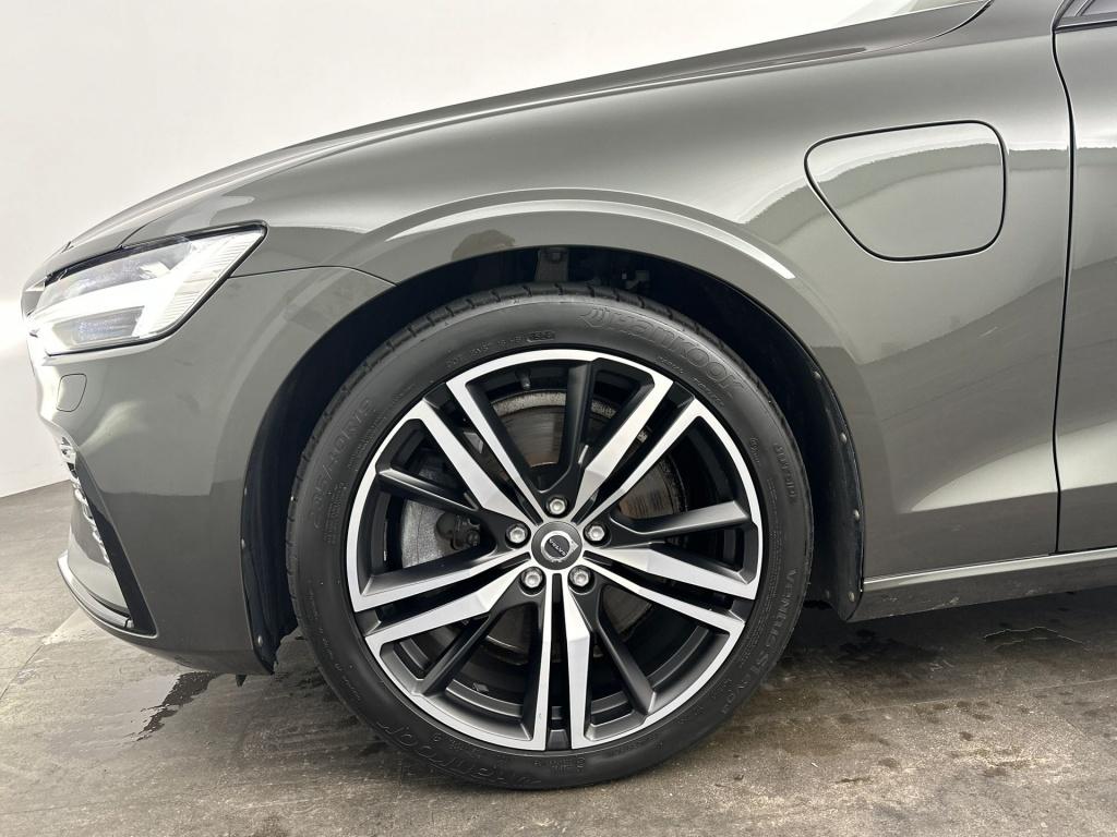Volvo V60 t6 340pk recharge r-design| pano| b&w sound| adap.cruise| 360cam