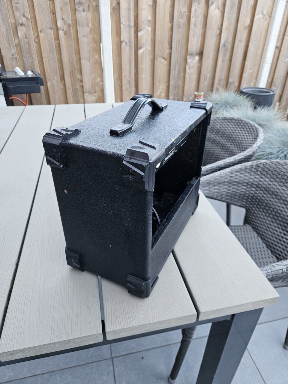 Goed werkende krachtige Aria AG-20 gitaar amplifier/versterker...