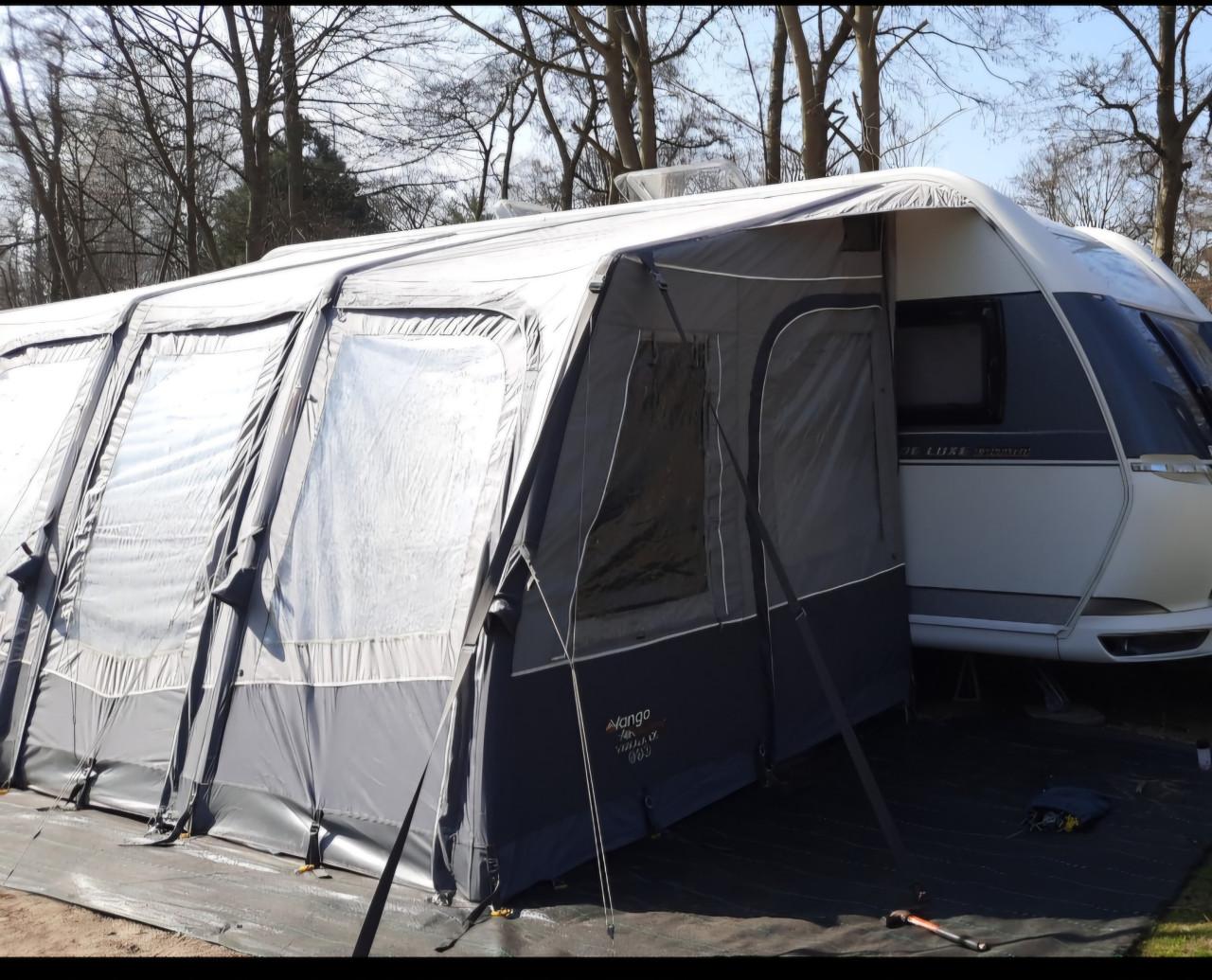 Opblaasbare voortent