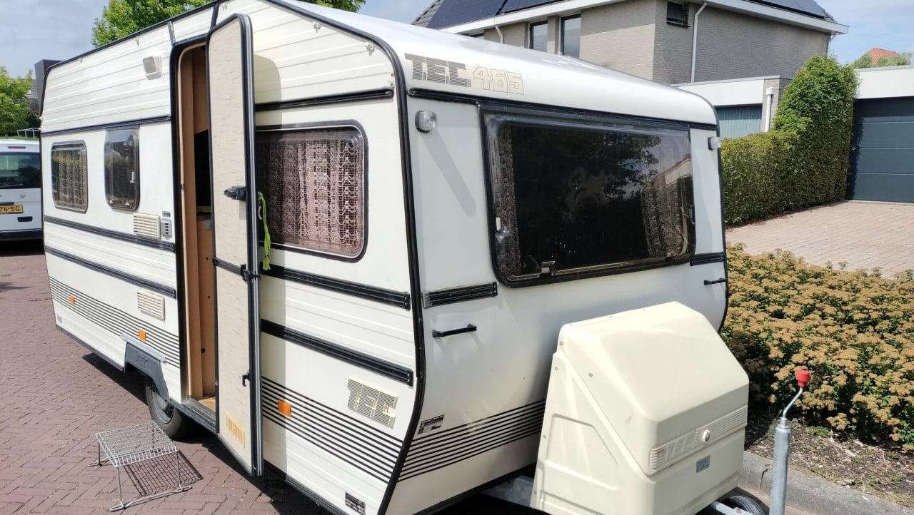TEC 465 met voortent(en)